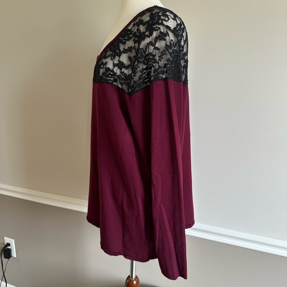 Torrid Top , Size 2, GUC - Picture 4 of 5